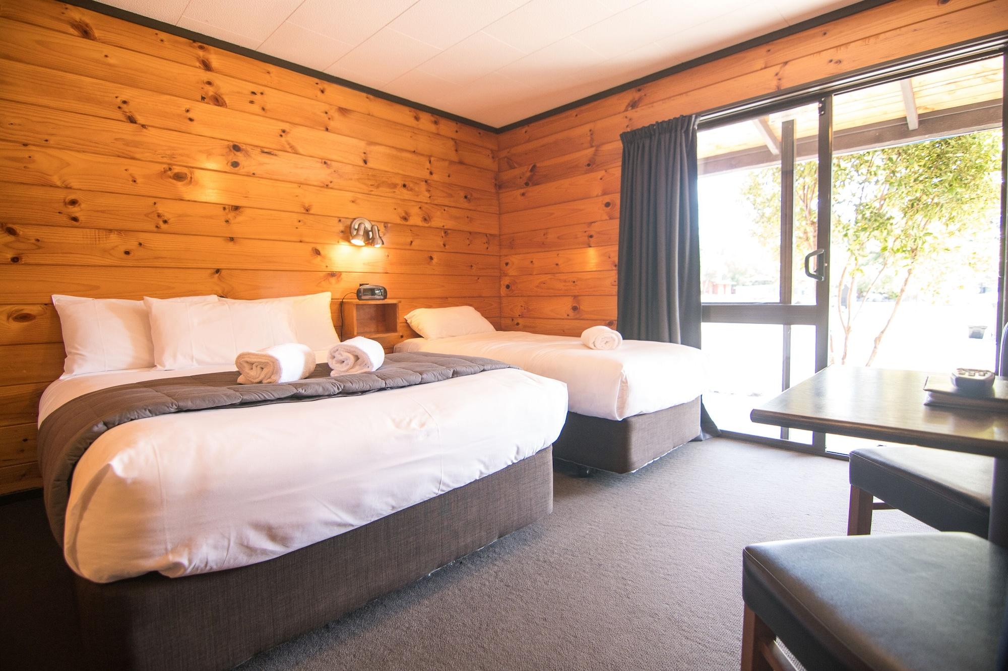 Parklands Motorlodge & Holiday Park Turangi Exteriör bild