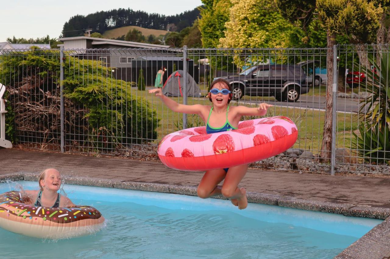 Parklands Motorlodge & Holiday Park Turangi Exteriör bild